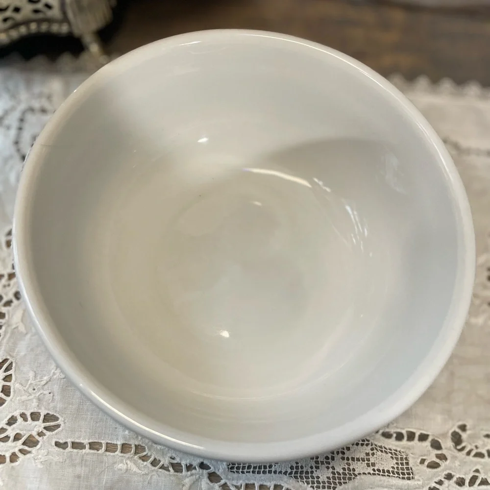 Williams Sonoma white ceramic stoneware cereal soup bowl